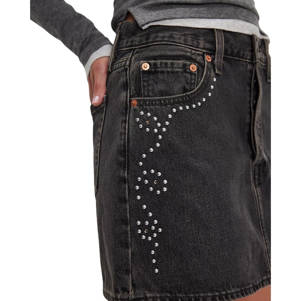 Levi's Premium Icon Washed Black Denim Studded Mini Skirt Size 27 Y2K Western - Picture 2 of 9
